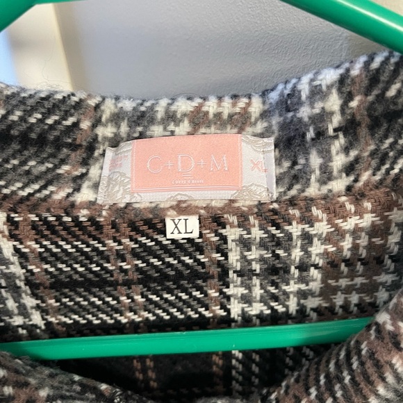 Shacket - Picture 2 of 2